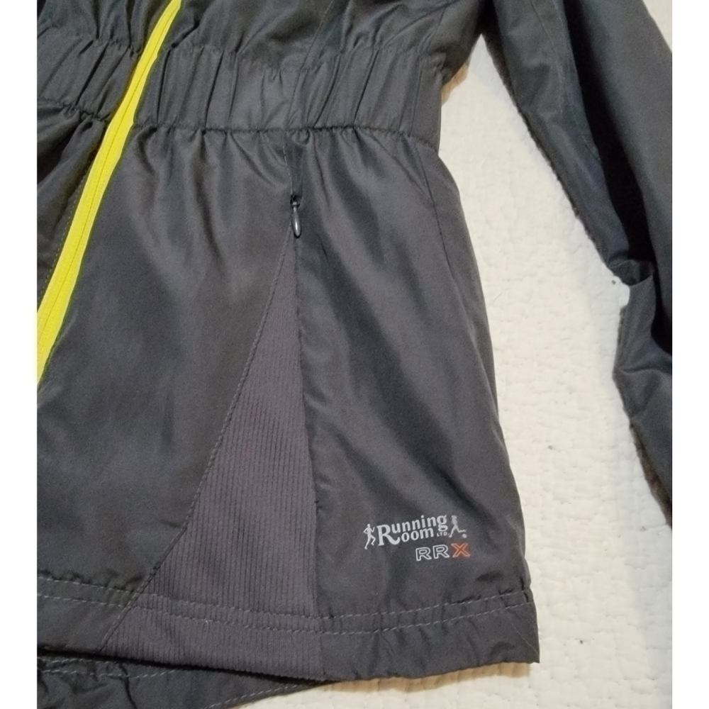RUNNING Room Jacket - Picture 3 of 8